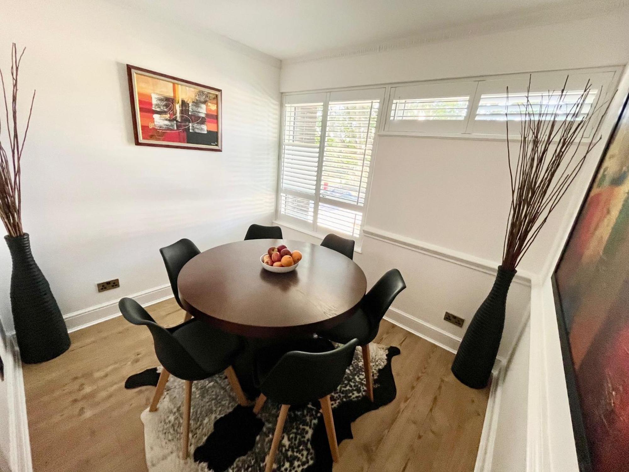 Newly Refurbished ,Chic, Attractive 3 Bedroom Flat London Exteriör bild